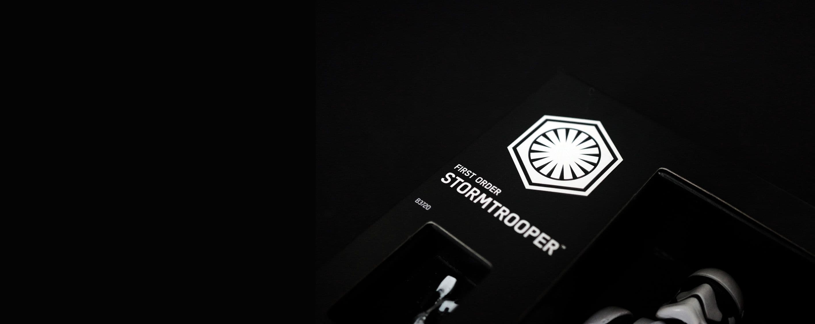 Eund features across Hasbro’s Star Wars: The Black Series packaging, bringing its distinctive geometric character to the collectible range.